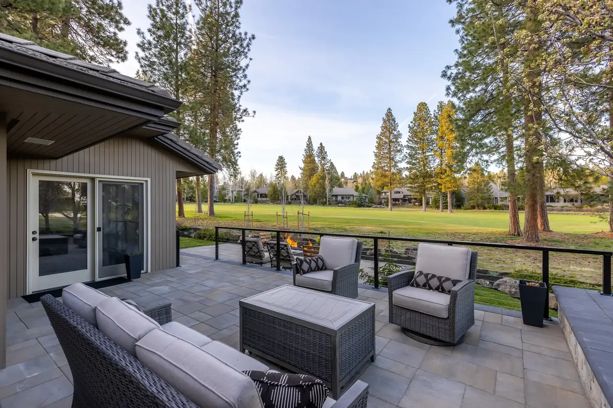 Brokentop Backyard Outdoor Living — photo 2
